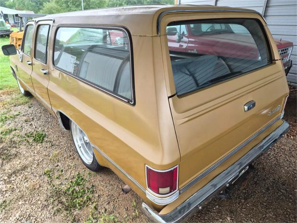 1985 Chevrolet Suburban 7th Gen - Image 3 of 11