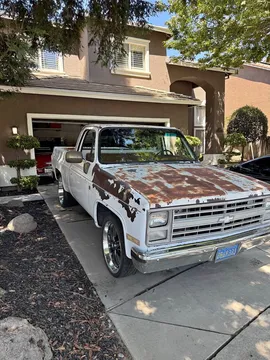1985 Chevrolet C10 Custom Deluxe