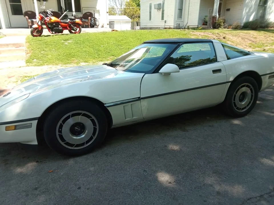 1985 Chevrolet Corvette C4 - Image 2 of 8
