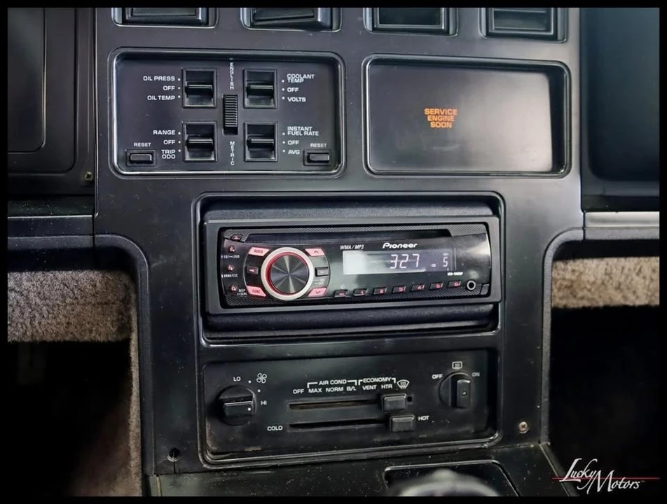 1985 Chevrolet Corvette C4 - Image 15 of 20