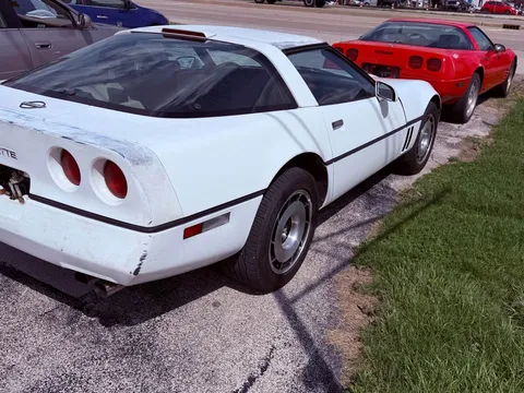 1985 Chevrolet Corvette C4 - Image 2 of 9