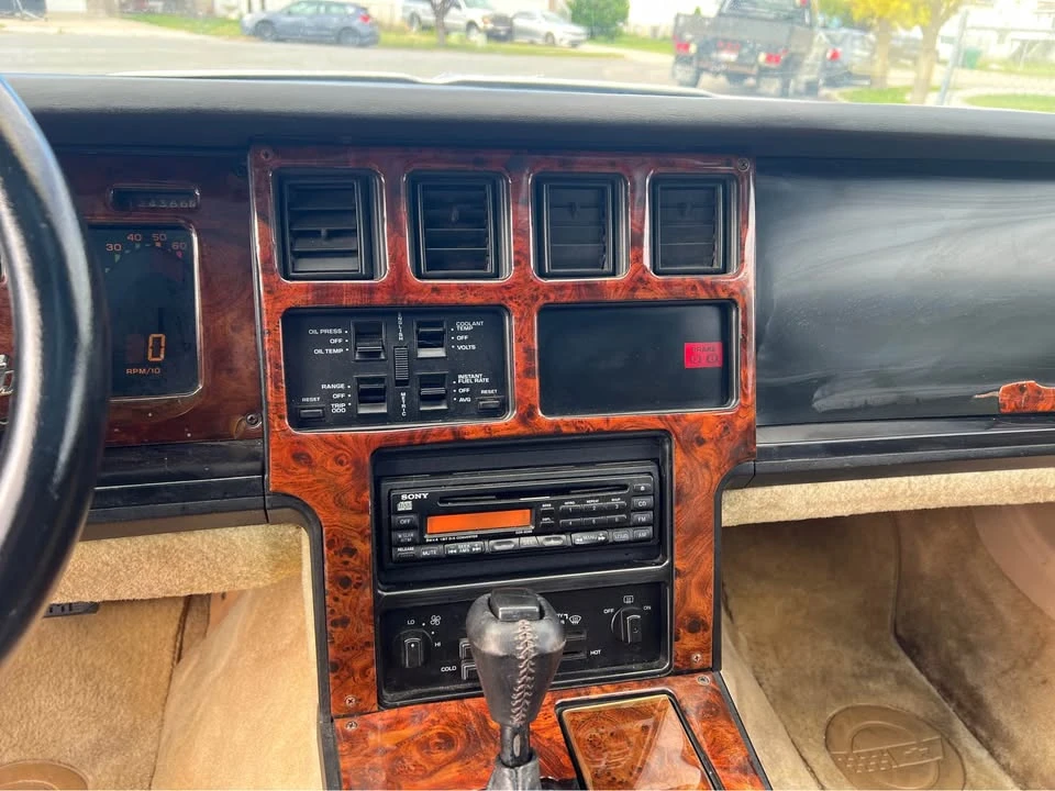 1985 Chevrolet Corvette C4 - Image 8 of 15