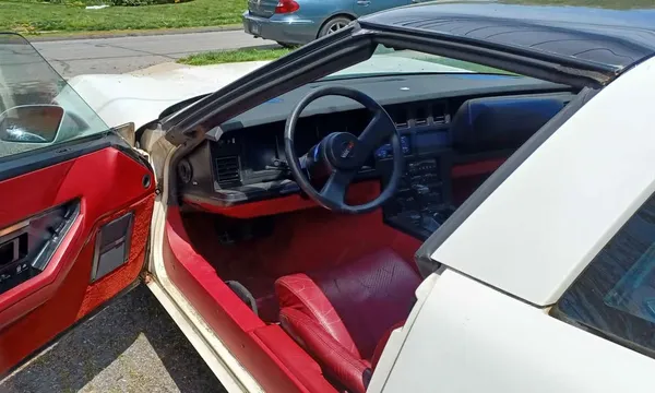 1985 Chevrolet Corvette C4 - Image 4 of 9