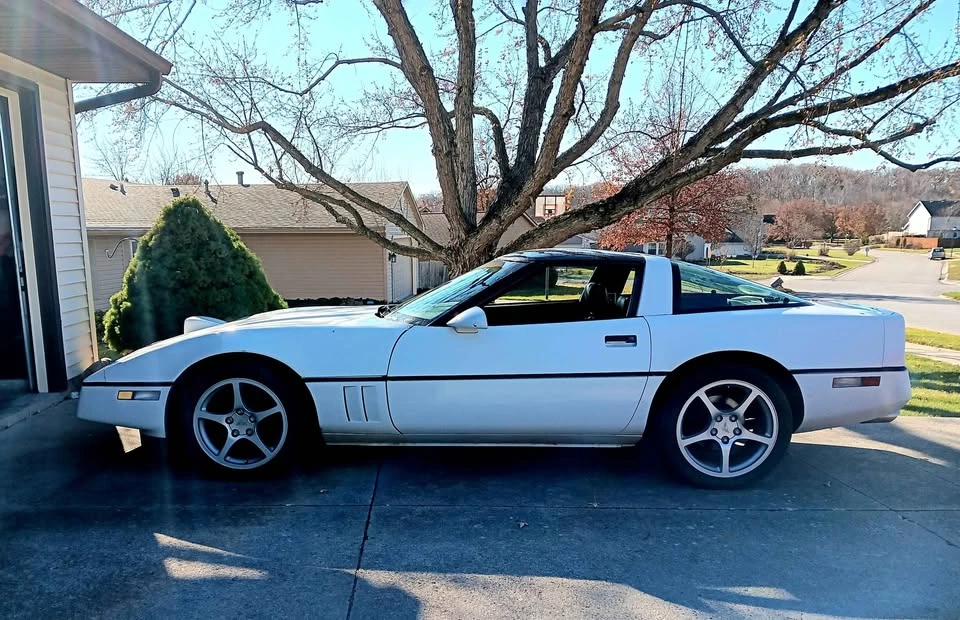 1985 Chevrolet Corvette C4 - Image 4 of 12