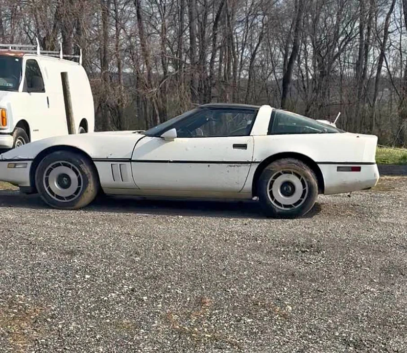 1985 Chevrolet Corvette C4 - Image 1 of 2