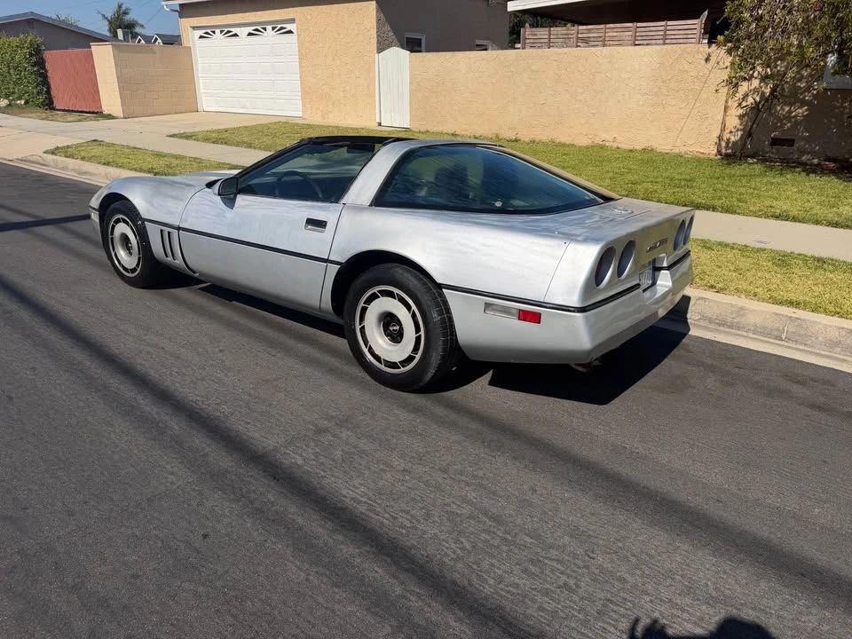 1985 Chevrolet Corvette C4 - Image 16 of 20