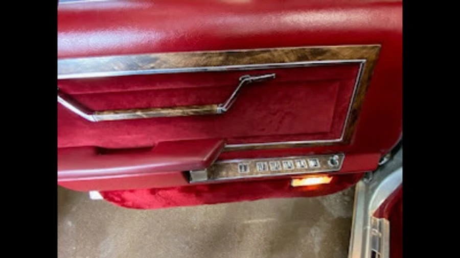 1985 Chrysler New Yorker - Image 11 of 17