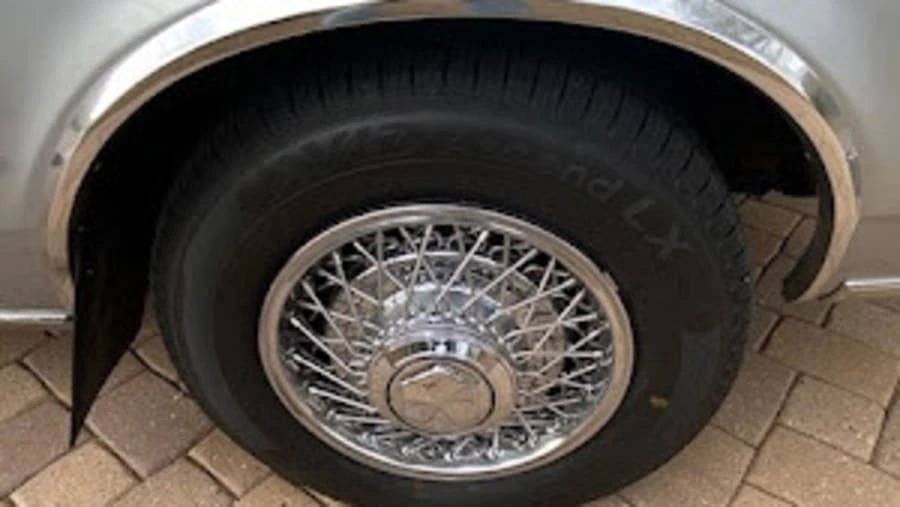 1985 Chrysler New Yorker - Image 4 of 17