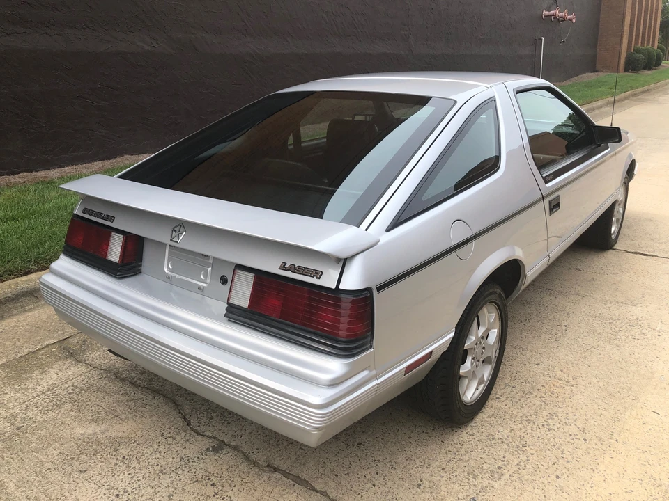 1985 Dodge Daytona - Image 17 of 31