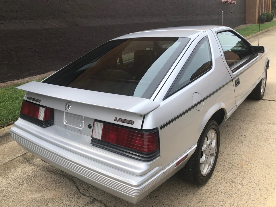 1985 Dodge Daytona - Image 14 of 31