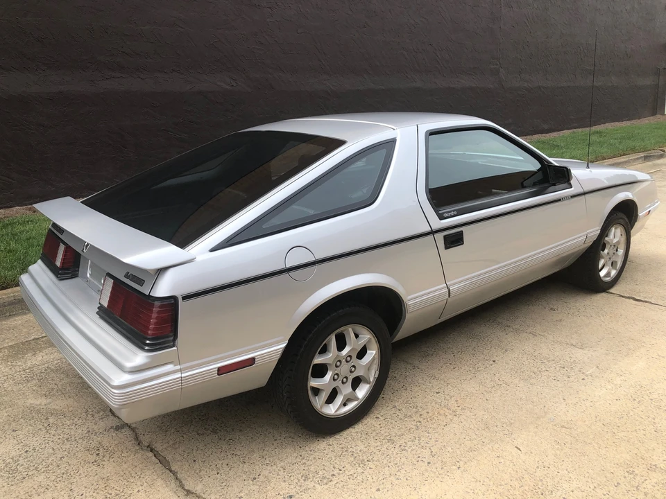 1985 Dodge Daytona - Image 18 of 31