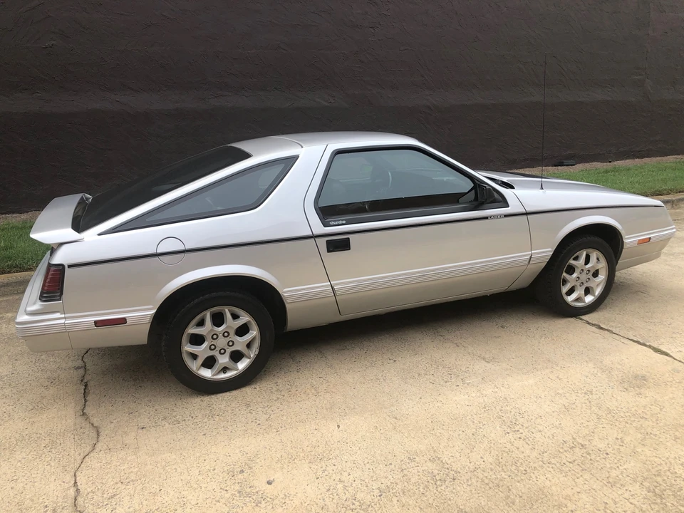 1985 Dodge Daytona - Image 23 of 31