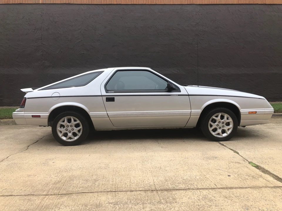 1985 Dodge Daytona - Image 25 of 31