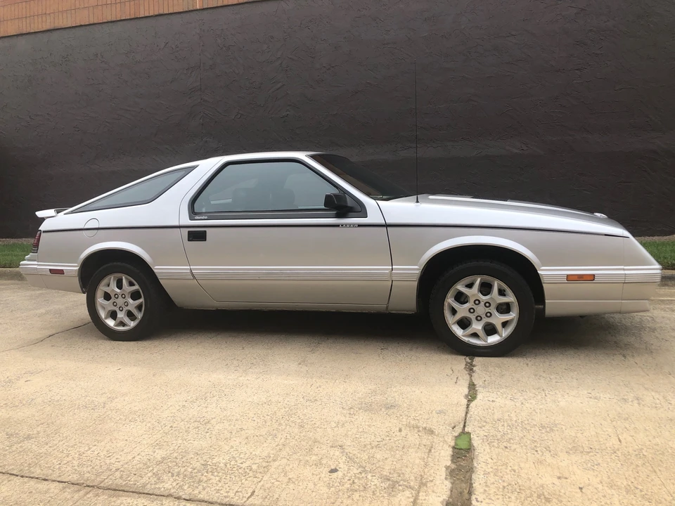 1985 Dodge Daytona - Image 27 of 31