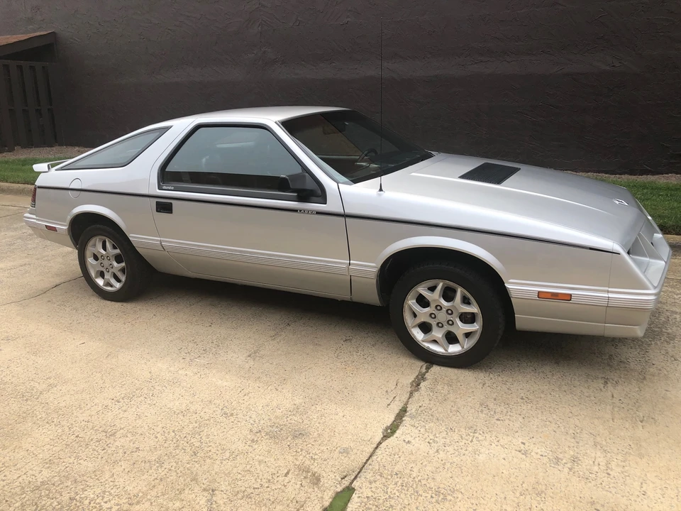 1985 Dodge Daytona - Image 28 of 31