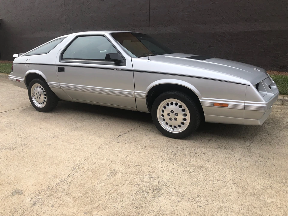1985 Dodge Daytona - Image 11 of 31