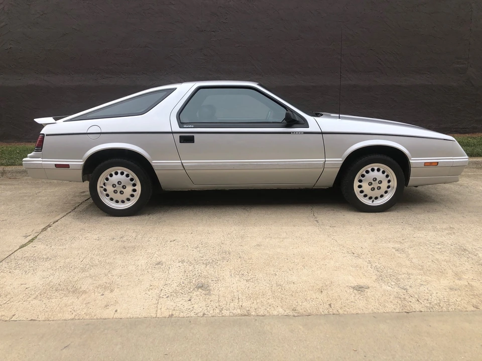 1985 Dodge Daytona - Image 12 of 31