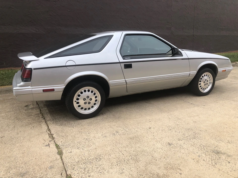 1985 Dodge Daytona - Image 13 of 31