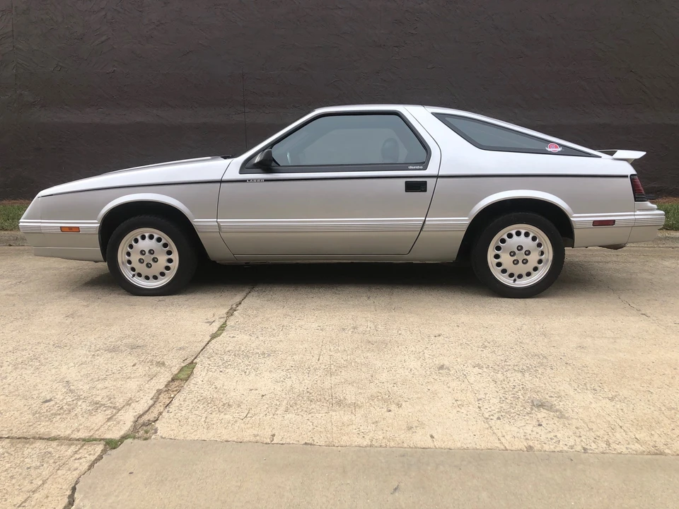 1985 Dodge Daytona - Image 25 of 31