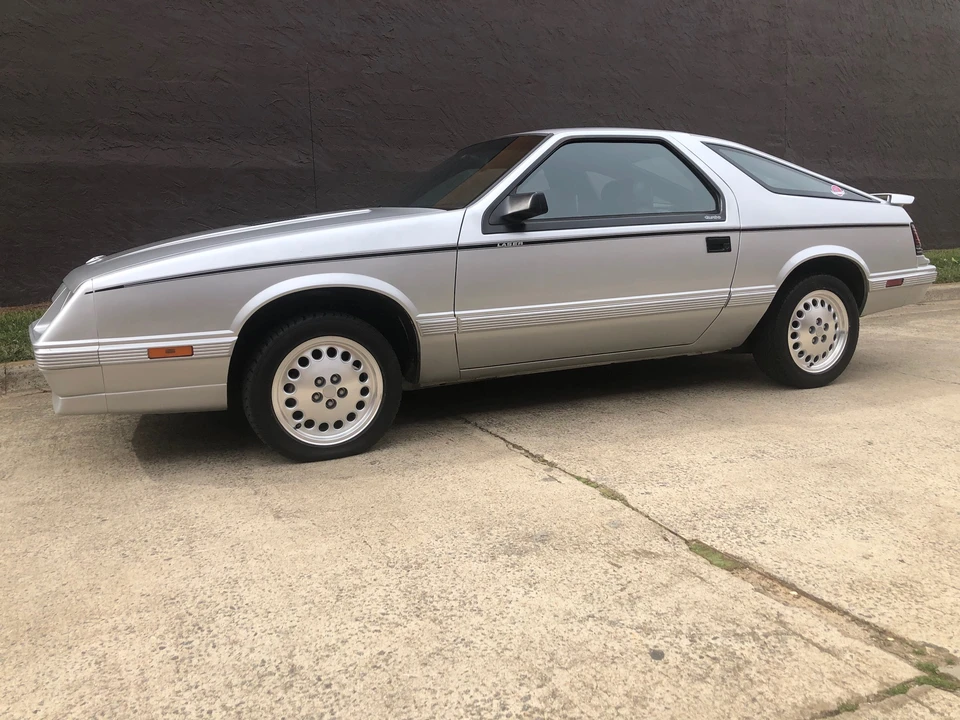 1985 Dodge Daytona - Image 27 of 31