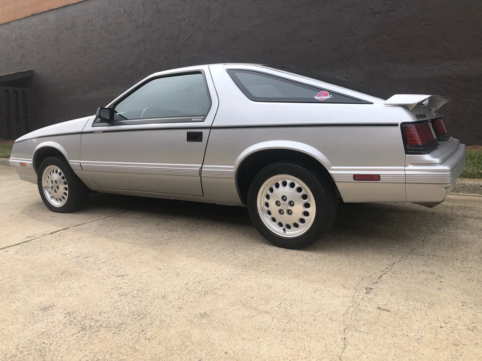 1985 Dodge Daytona - Image 24 of 31