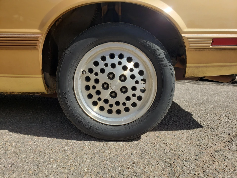 1985 Chrysler Laser - Image 30 of 31