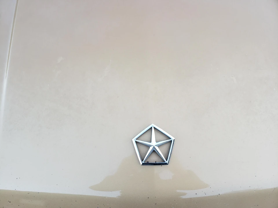 1985 Chrysler Laser - Image 22 of 31