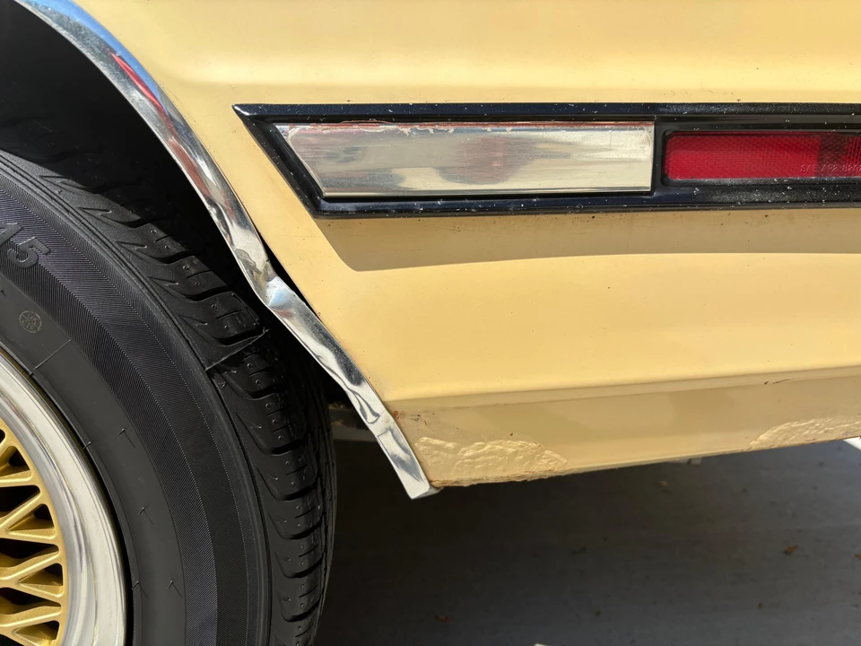 1985 Chrysler LeBaron - Image 28 of 31