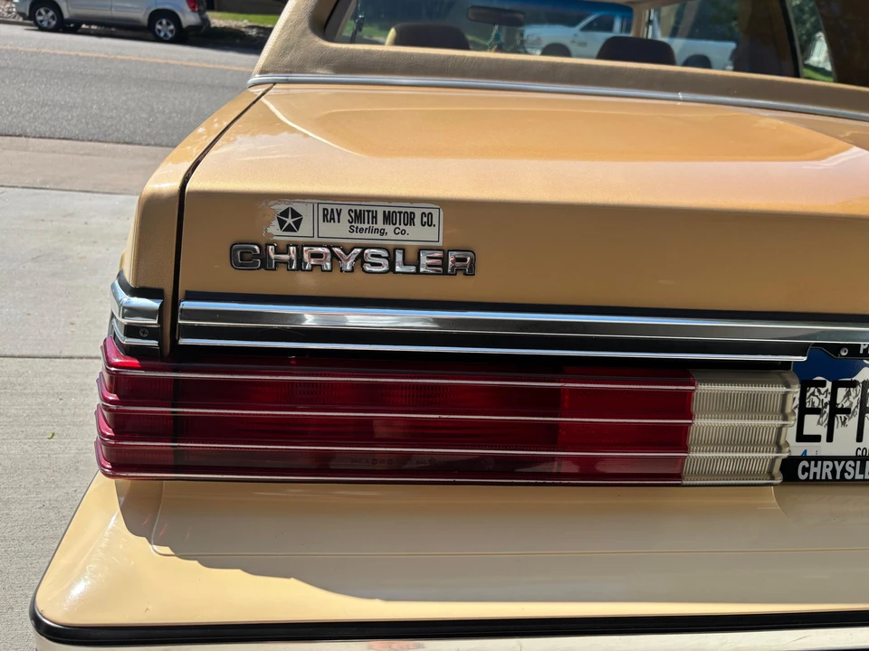 1985 Chrysler LeBaron - Image 30 of 31