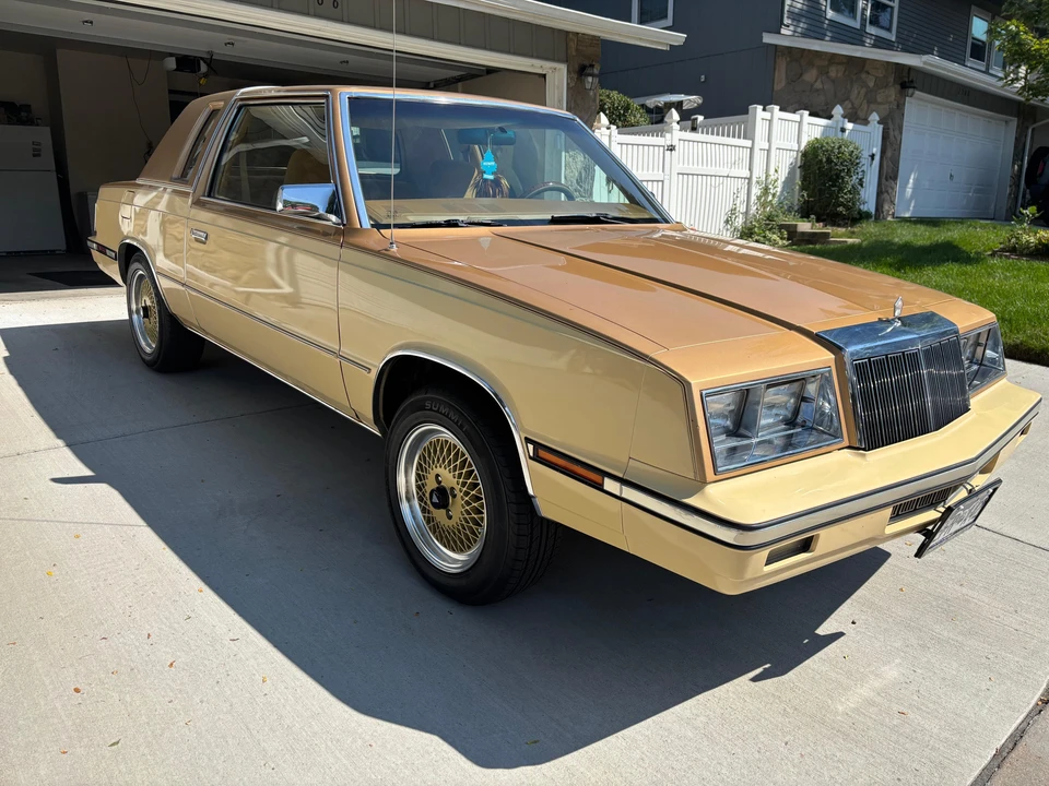 1985 Chrysler LeBaron - Image 20 of 31