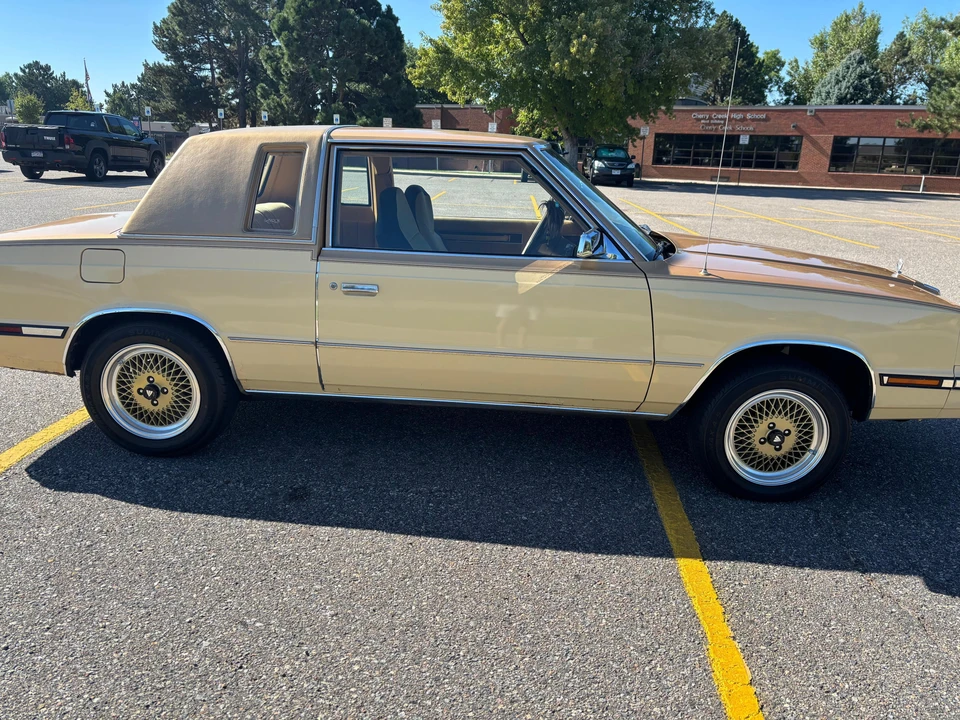 1985 Chrysler LeBaron - Image 12 of 31