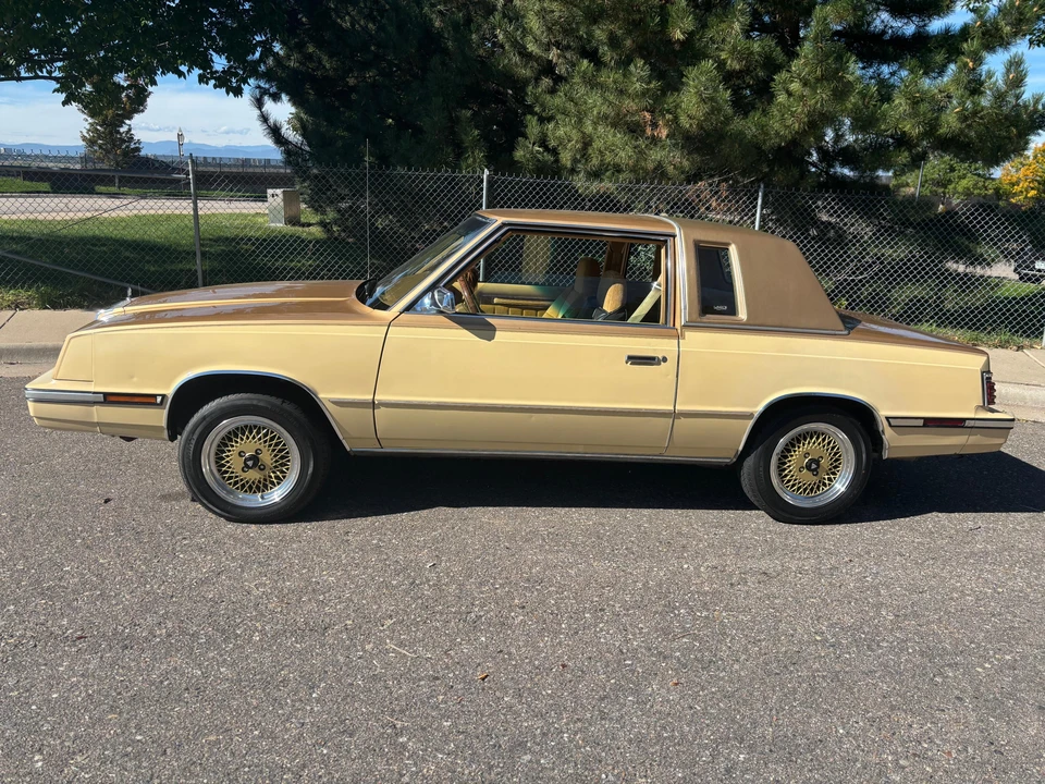 1985 Chrysler LeBaron - Image 7 of 31