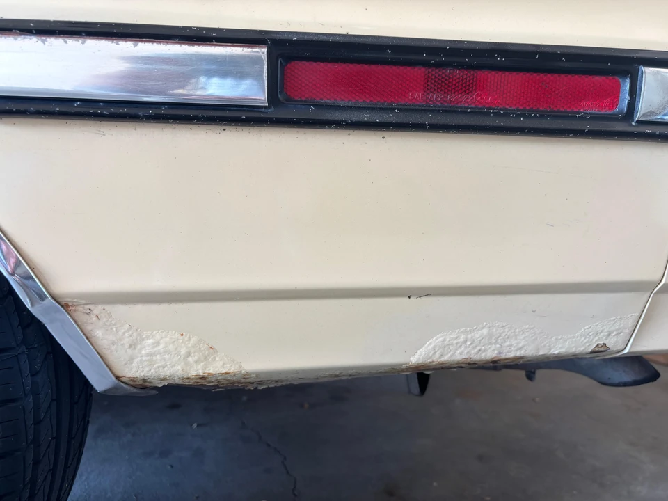 1985 Chrysler LeBaron - Image 29 of 31