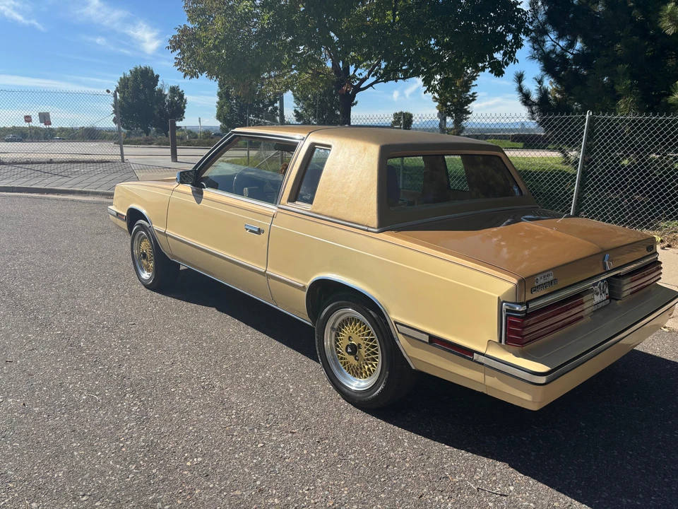1985 Chrysler LeBaron - Image 8 of 31