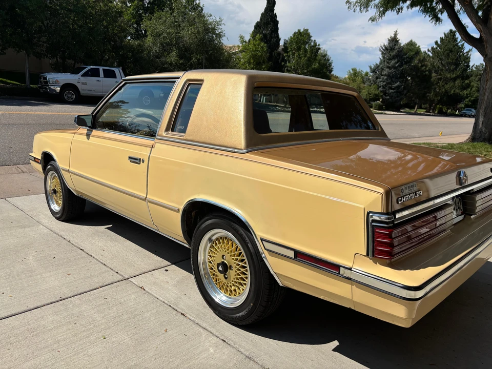 1985 Chrysler LeBaron - Image 15 of 31