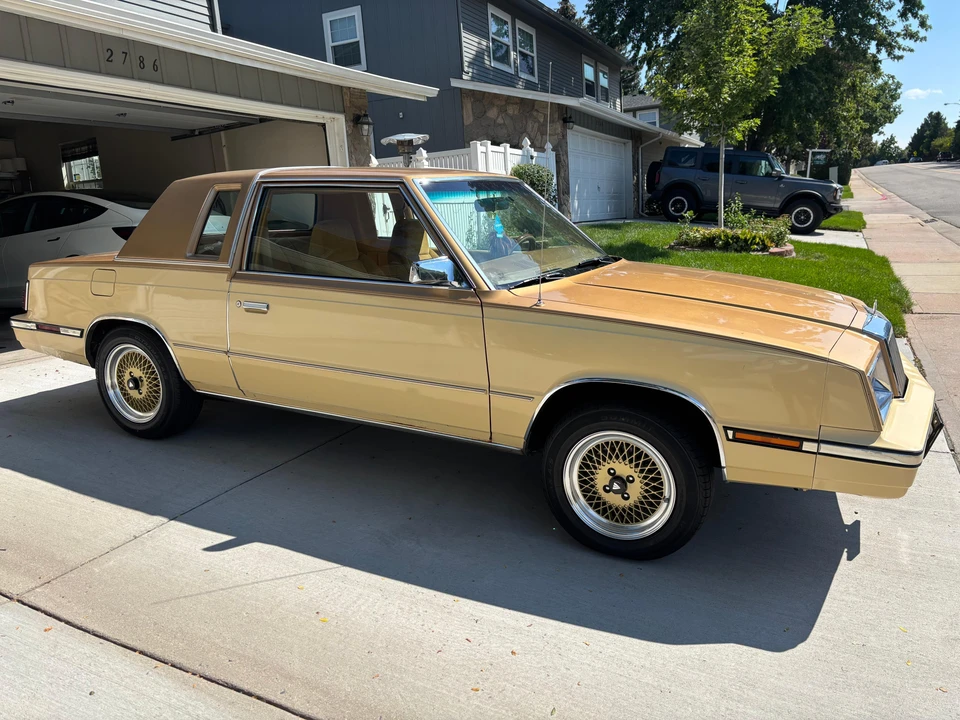 1985 Chrysler LeBaron - Image 19 of 31