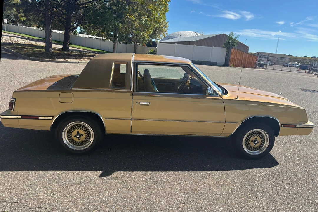 1985 Chrysler LeBaron - Image 11 of 31