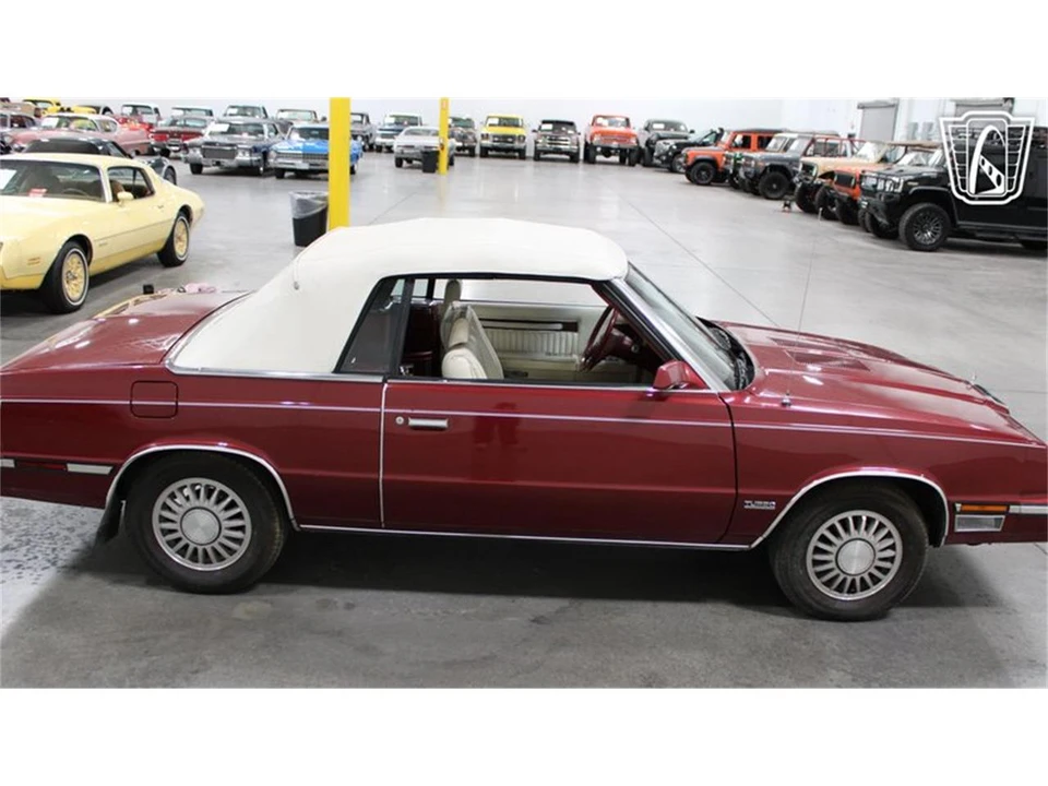 1985 Chrysler LeBaron - Image 11 of 31
