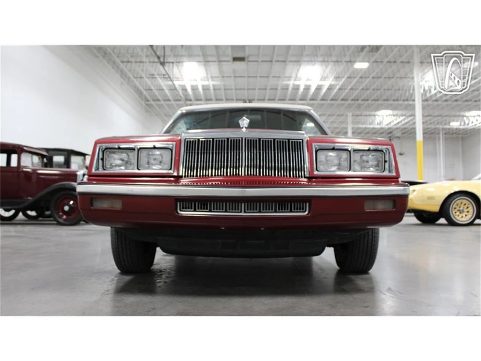 1985 Chrysler LeBaron - Image 21 of 31