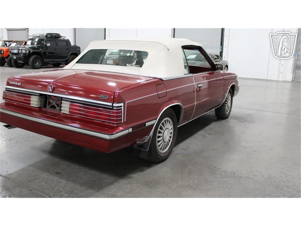 1985 Chrysler LeBaron - Image 18 of 31