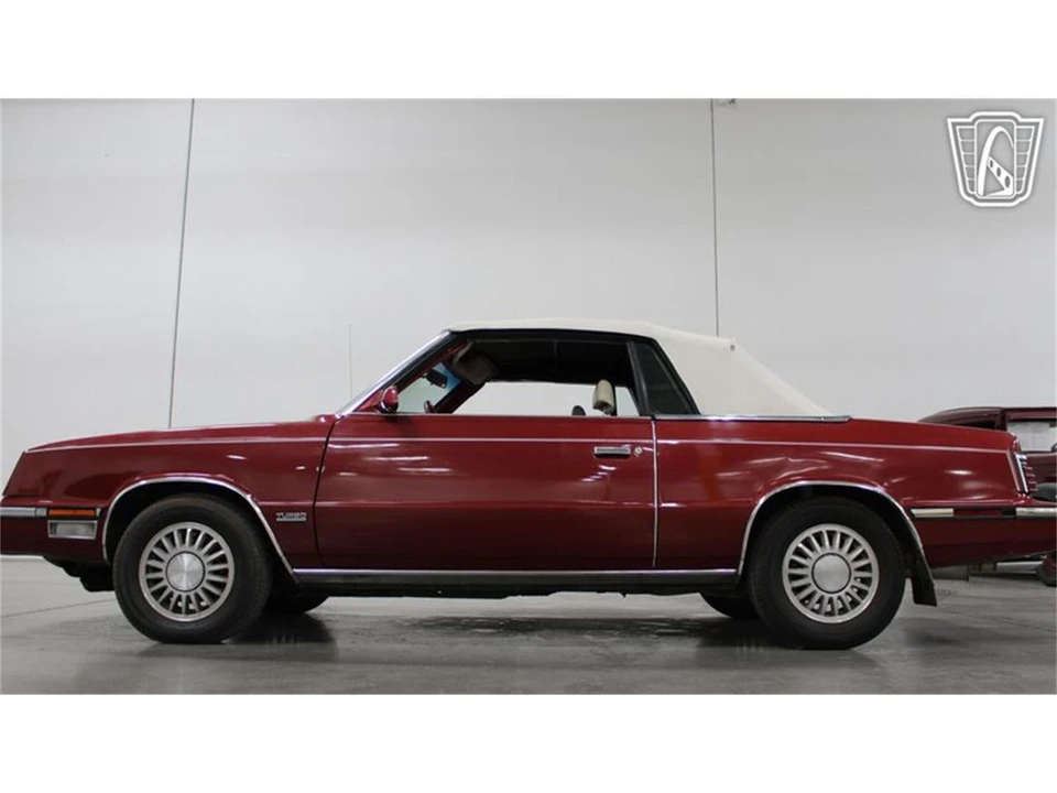1985 Chrysler LeBaron - Image 23 of 31