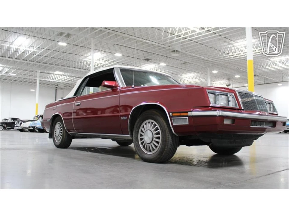 1985 Chrysler LeBaron - Image 28 of 31
