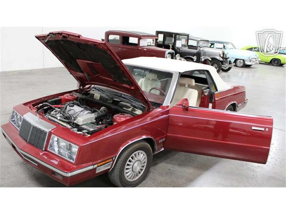 1985 Chrysler LeBaron - Image 30 of 31