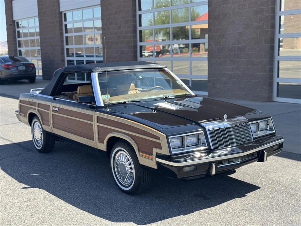 1985 Chrysler LeBaron - Image 11 of 31