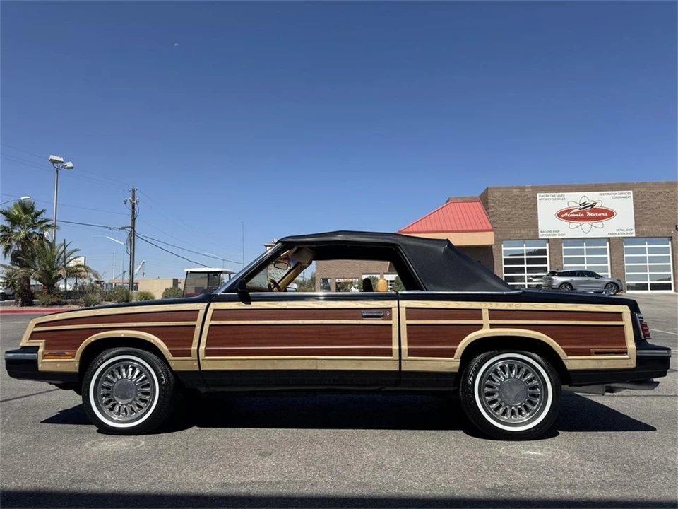 1985 Chrysler LeBaron - Image 19 of 31