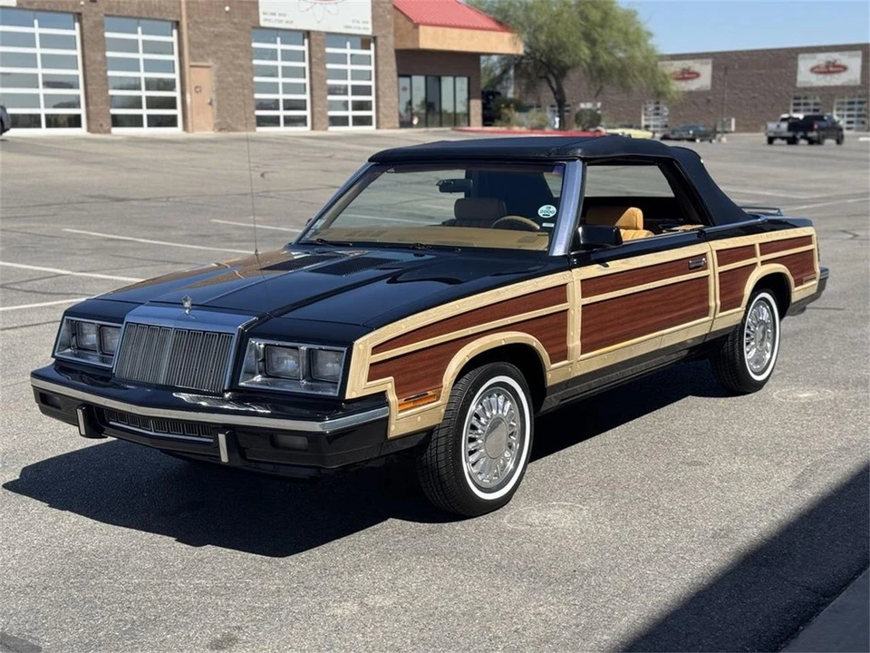 1985 Chrysler LeBaron - Image 21 of 31