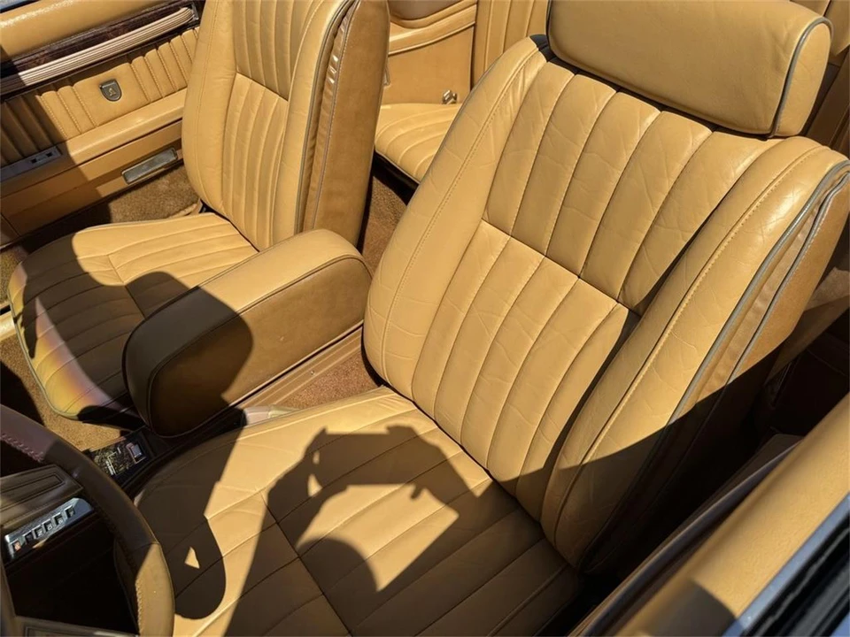 1985 Chrysler LeBaron - Image 26 of 31
