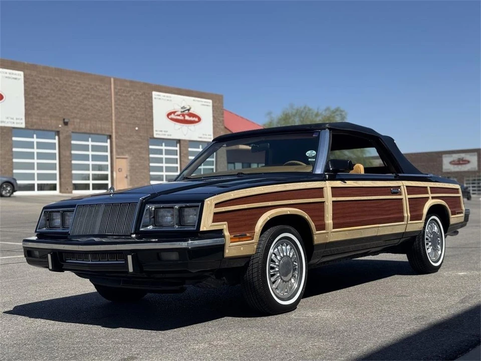 1985 Chrysler LeBaron - Image 20 of 31