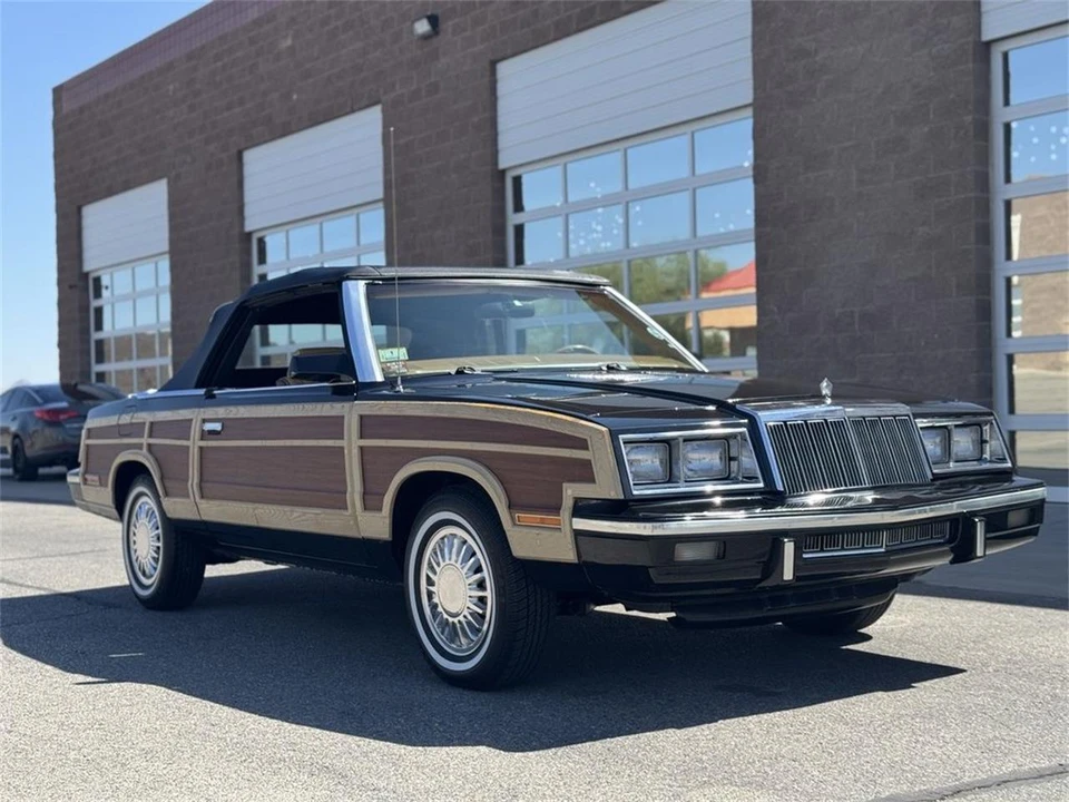 1985 Chrysler LeBaron - Image 10 of 31