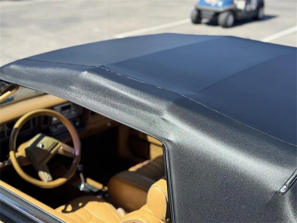 1985 Chrysler LeBaron - Image 24 of 31